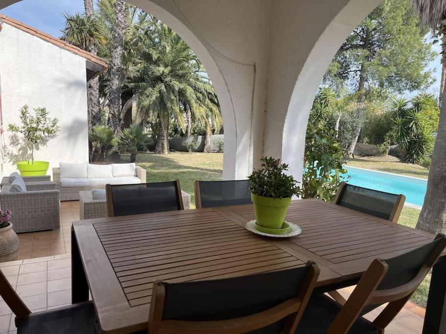 Villa Avec Magnifique Piscine Et Grand Jardin, A 2 Pas Du Golf Et De La Plage Saint-Cyprien  Exterior photo